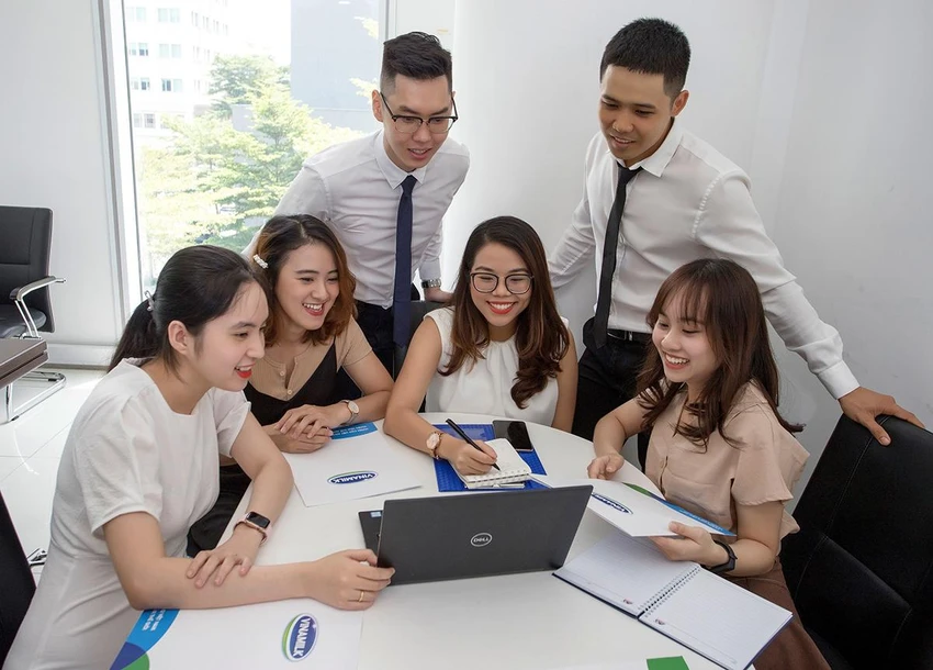 Thế hệ người lao động trẻ của Vinamilk đang đóng góp tích cực vào mục tiêu chung của công ty Thế hệ người lao động trẻ của Vinamilk đang đóng góp tích cực vào mục tiêu chung của công ty
