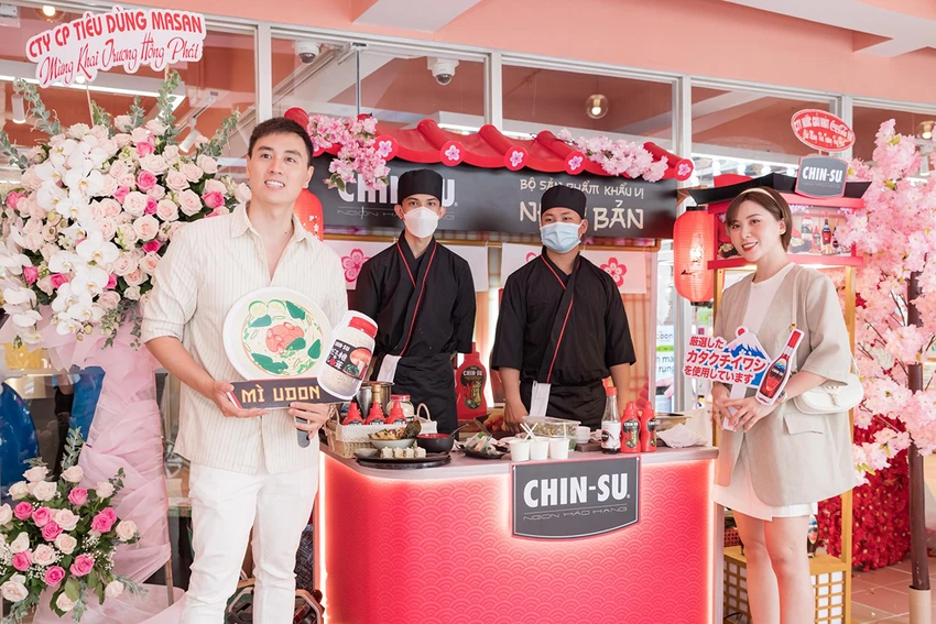 Góc Nhật trưng bày bộ gia vị Chin-su mới được bày trí hút mắt, tha hồ chọn góc check-in. Góc Nhật trưng bày bộ gia vị Chin-su mới được bày trí hút mắt, tha hồ chọn góc check-in.