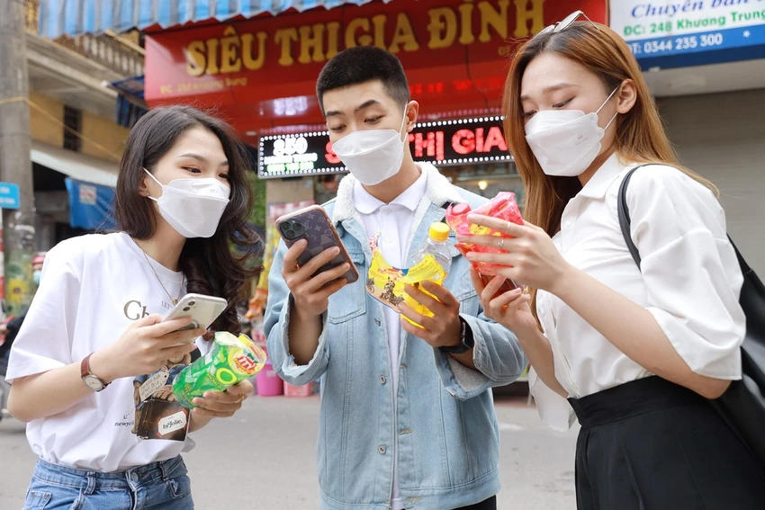 Những mã số dự thưởng gửi về chương trình từ ngày 17-4 đến hết ngày 16-5 đều có cơ hội trúng 3 giải triệu phú, trị giá 100 triệu đồng/giải.
