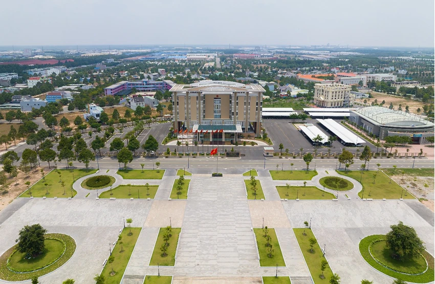 Sự phát triển năng động của Bình Dương, nhất là về công nghiệp và hạ tầng, mang đến tiềm năng lớn cho phân khúc đất nền. Sự phát triển năng động của Bình Dương, nhất là về công nghiệp và hạ tầng, mang đến tiềm năng lớn cho phân khúc đất nền.