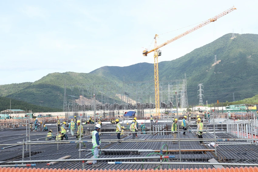 Thi công các hạng mục ở Trung tâm Điện lực Quảng Trạch. (Ảnh: EVN) Thi công các hạng mục ở Trung tâm Điện lực Quảng Trạch. (Ảnh: EVN)