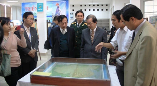 Triển lãm Hoàng Sa - Chủ quyền Việt Nam ảnh 4 Triển lãm Hoàng Sa - Chủ quyền Việt Nam ảnh 4