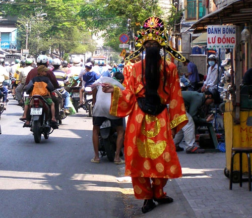 Hàng tết giảm giá, người mua vẫn... ngó lơ ảnh 7 Hàng tết giảm giá, người mua vẫn... ngó lơ ảnh 7