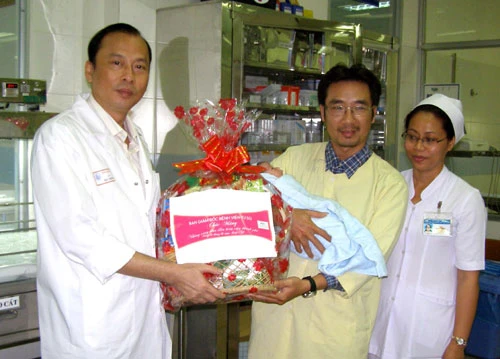 Công dân đầu tiên năm Giáp Ngọ là một bé trai ảnh 3 Công dân đầu tiên năm Giáp Ngọ là một bé trai ảnh 3