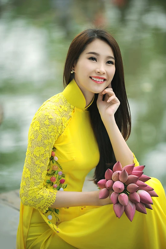 Những nhan sắc “kẹo ngọt” của Vbiz ảnh 15 Những nhan sắc “kẹo ngọt” của Vbiz ảnh 15