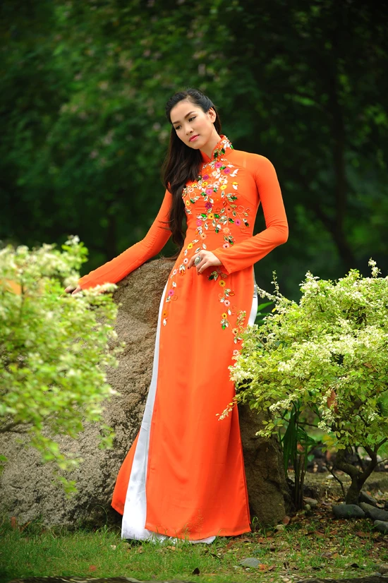 Vương Thu Phương đẹp mặn mà với áo dài ảnh 8