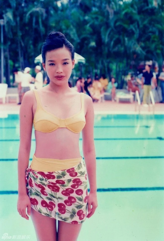 Thư Kỳ quyến rũ và đáng yêu của thời tuổi trẻ. Thư Kỳ quyến rũ và đáng yêu của thời tuổi trẻ.