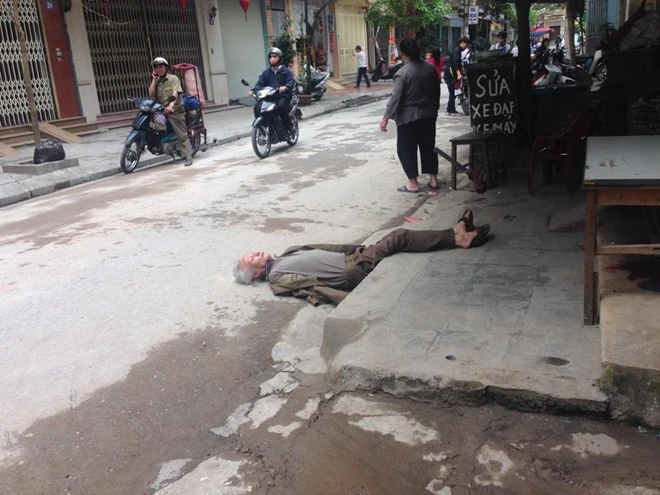 Sự việc xảy ra vào khoảng 13h45 trong phố Pháo Đài Láng (phường Láng Thượng, quận Đống Đa, Hà Nội). Sự việc xảy ra vào khoảng 13h45 tại ngôi nhà trong ngõ Pháo Đài Láng (phường Láng Thượng, quận Đống Đa, Hà Nội).