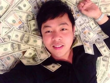 Nam ca sĩ từng bị chỉ trích nặng nề vì hình ảnh này. 