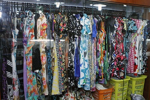 Tủ quần áo của nữ ca sĩ sinh năm 1986. Nhập mô tả cho ảnh