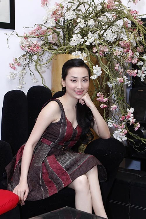 Cho đến nay, Như Ýđã phát hành5 album gồm:Như Ý vol.1(2005),Đừng quên(2007),Một ngày anh đến(2009),Tình em vẫn thế(2010) và Tuyệt phẩm tình khúc Lam PhươngTrăm nhớ ngàn thươngsong ca cùng Quách Tuấn Du (2013). Như Ý chia sẻ, riêng với albumTrăm nhớ ngàn thươngkhi phát hành tại hải ngoại đã nhận được rất nhiều tình cảm và sự yêu mến của khán giả. Nhập mô tả cho ảnh