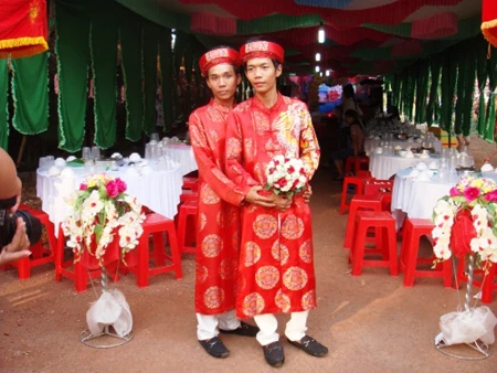 Hôn nhân đồng tính chưa được pháp luật công nhận nhưng cũng không xử phạt được