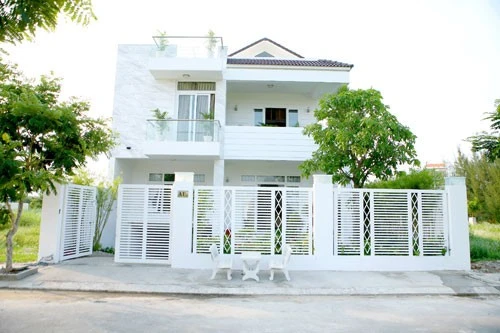 Biệt thự 21 tỷ của gia đình MC Quyền Linh. Biệt thự 21 tỷ của gia đình MC Quyền Linh.