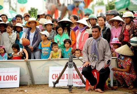 Hình ảnh chân chất của Quyền Linh khắc sâu vào tâm trí nhiều khán giả. Hình ảnh chân chất của Quyền Linh khắc sâu vào tâm trí nhiều khán giả.