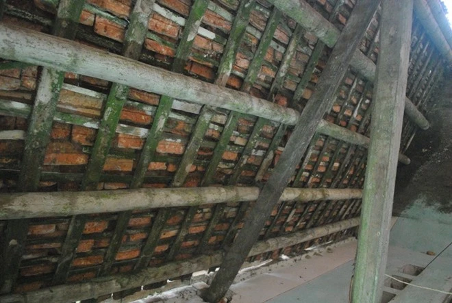 Ngôi nhà gắn liền với tuổi thơ anh hùng Tô Vĩnh Diện ảnh 12 Khẩu pháo ngày nào vẫn còn đó, nó đã được công nhận là bảo vật quốc gia và đặt trang trọng trước cửa Bảo tàng Phòng không-Không quân. Khẩu pháo đã cùng với Đại đội 827 bắn rơi 3 máy bay, bắn bị thương 13 máy bay địch, góp phần làm nên Chiến thắng lịch sử Điện Biên Phủ.