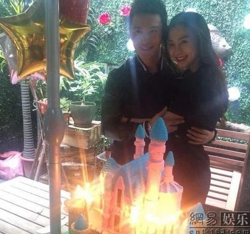 Trong 4 năm yêu nhau, cả hai đã có rất nhiều thời gian hạnh phúc bên nhau. Nhập mô tả cho ảnh