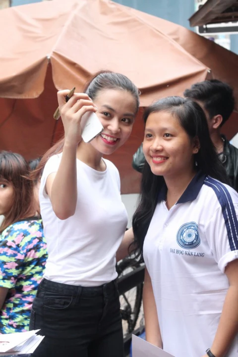 Hoàng Thùy Linh, sexy