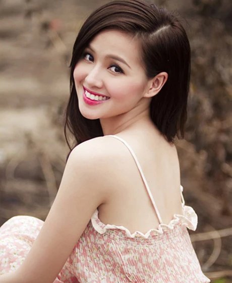 “Hot girl” khổ sở vì bị soi mói đời tư ảnh 3 Hot girl ít dính dáng tới scandal Tâm Tít bức xúc vì bị xúc phạm chuyện gia đình