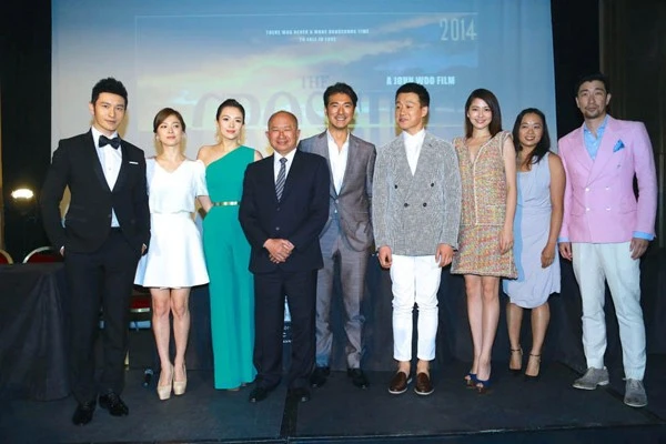Hôm 17/5, Song Hye Kyo cùng Huỳnh Hiểu Minh, Chương Tử Di, Kim Thành Vũ và đạo diễn Ngô Vũ Sâm có buổi họp báo ra mắt bộ phim được kỳ vọngThe Crossingnằm trong khuôn khổ LHP Cannes lần thứ 67 đang diễn ra. Hôm 17/5, Song Hye Kyo cùng Huỳnh Hiểu Minh, Chương Tử Di, Kim Thành Vũ và đạo diễn Ngô Vũ Sâm có buổi họp báo ra mắt bộ phim được kỳ vọng The Crossing nằm trong khuôn khổ LHP Cannes lần thứ 67 đang diễn ra.
