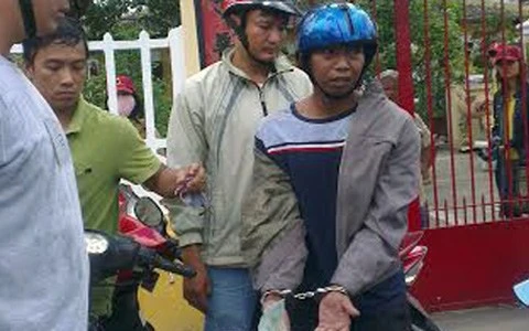 Đào Công Bằng bị bắt quả tang khi đang nhận tiền. Đối tượng Đào Công Bằng bị bắt quả tang khi đang nhận tiền.
