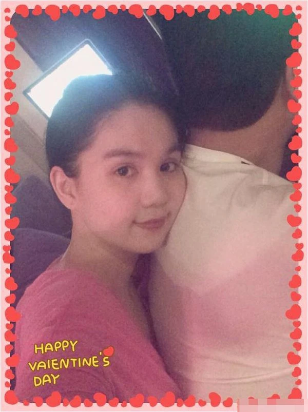 Chưa từng công khai hình ảnh bạn trai nhưng Ngọc Trinh cũng chia sẻ khá nhiều thông tin về người đàn ông bí mật của mình. Theo người mẫu nội y đình đám, bạn trai cô là doanh nhân người Singapore lớn hơn cô tới 20 tuổi. Tình yêu của Ngọc Trinh và bạn trai đã được 5 năm kể từ những ngày cô còn chưa nổi tiếng như hiện nay. Nhập mô tả cho ảnh