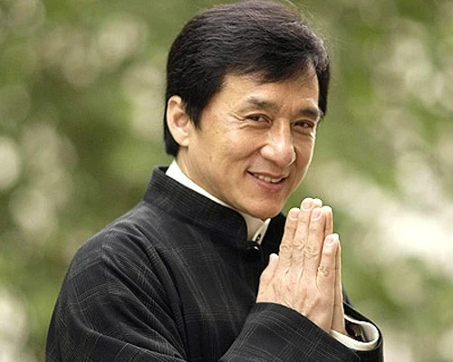Quá khứ không hoàn toàn trong sạch khiến Thành Long hay dính tin đồn ác ý. Nhập mô tả cho ảnh