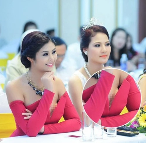 Khi đã tạo dựng được hình tượng sang trọng, tinh tế, cô lại vấp phải sự cố lộ miếng dán ngực khi ngồi ghế Vip của một sự kiện. Nhập mô tả cho ảnh
