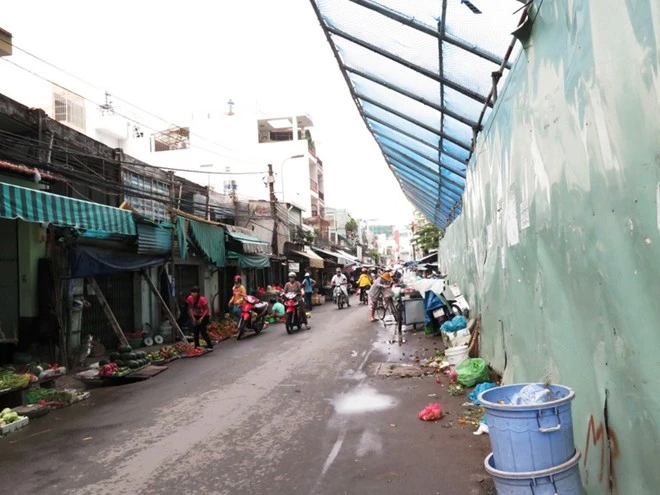 Đoạn đường chị My bị 2 thanh niên vác mã tấu chém trong đêm 3/6. Nhập mô tả cho ảnh