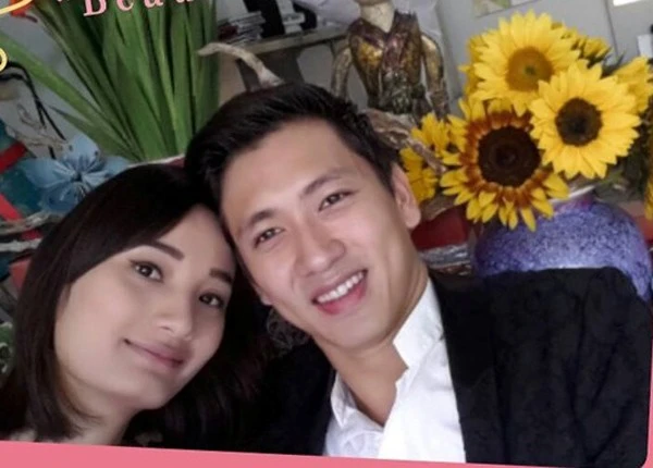 Lê Thúy và bạn trai quen nhau từ cuối năm 2013 trong những lần chân dài đi công tác nước ngoài. Không sở hữu nhan sắc tuyệt đối nhưng việc bạn trai cô là một hot boy Việt kiều, đang làm việc trong ngành phim ảnh khiến nhiều người bất ngờ. Ca sĩ Tóc Tiên chính là bà mối cho hai người. Nhập mô tả cho ảnh