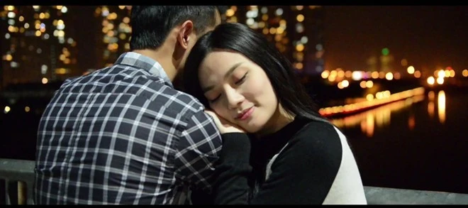 Sau khi chia sẻ về bạn trai, Thu Thủy cũng mời anh tham gia diễn xuất trong sản phẩm âm nhạc của mình. Cô kể khi mới quen, thấy cô quay clip với nam giới, anh ấy rất hay ghen hoặc mỗi khi cô song ca với người này, người kia thì anh chàng cũng đặt nghi vấn. Phải chăng, đây cũng là lý do Thu Thủy muốn bạn trai đóng cặp trong MV. Nhập mô tả cho ảnh