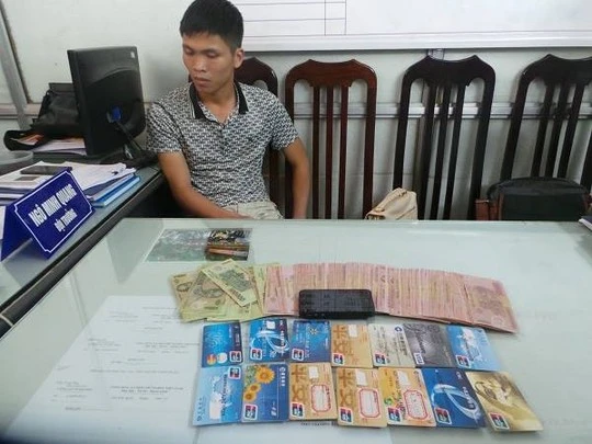Đối tượng cùng tang vật vụ án Đối tượng cùng tang vật vụ án