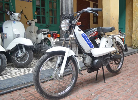 NSƯT Hồng Kỳ, sưu tập xe, độc đáo NSƯT Hồng Kỳ, sưu tập xe, độc đáo