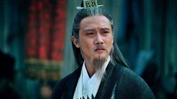 Lục Nghị vai Gia Cát Lượng trong phim Tân Tam quốc.