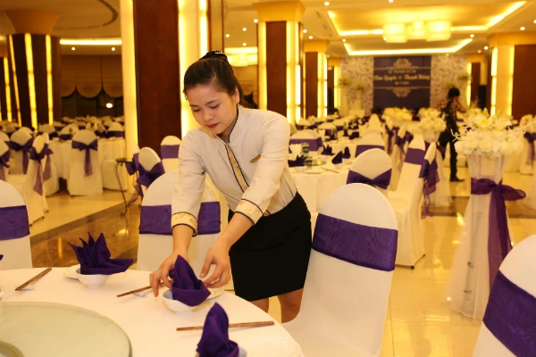Hôn trường đượm sắc tím của Văn Quyến - Thanh Hằng ảnh 9 image photo