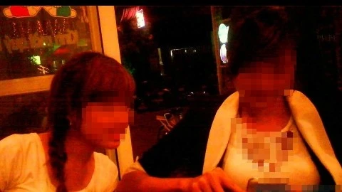 Những cô gái trong đường dây gái gọi sinh viên. Những cô gái trong đường dây gái gọi sinh viên.
