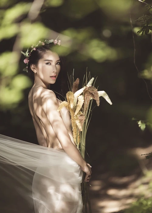 Lan Hương táo bạo bán nude ảnh 3