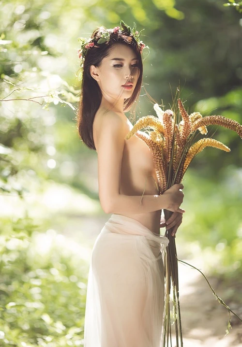Lan Hương táo bạo bán nude ảnh 5