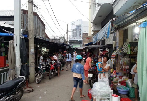Sự việc xảy ra khiến nhiều tiểu thương trong chợ Kênh 19/5 lo lắng. Ảnh: An Nhơn