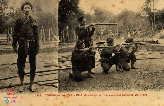 Đội trưởng nghĩa quân và những người lính luyện tập bắn súng. Trong gần 30 năm lãnh đạo, Đề Thám đã tổ chức đánh nhiều trận, tiêu biểu là Luộc Hạ, Cao Thượng (tháng 10/1890), thung lũng Hố Chuối (tháng 12/1890) và Đồng Hom (tháng 2/1892), trực tiếp đương đầu với các tướng lĩnh danh tiếng của quân đội Pháp. Đội trưởng Nghĩa quân và những người lính luyện tập bắn súng.