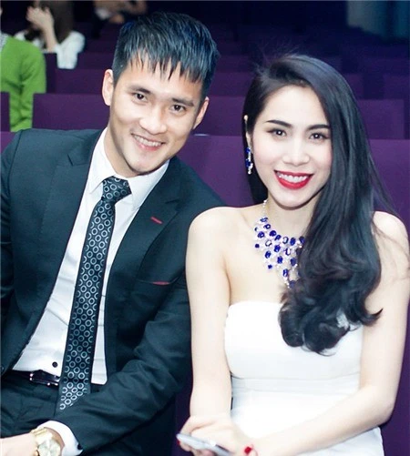 Thủy Tiên cũng khẳng định: “Tôi và Công Vinh đã là vợ chồng hợp pháp. Còn chuyện tổ chức thì thực lòng tôi muốn sẽ chỉ là một buổi tiệc để ăn mừng hạnh phúc cùng gia đình bạn bè”. Hiện tại, cặp đôi này vẫn vô cùng hạnh phúc và lãng mạn. Sao Việt sinh con cho bạn trai không cần đám cưới