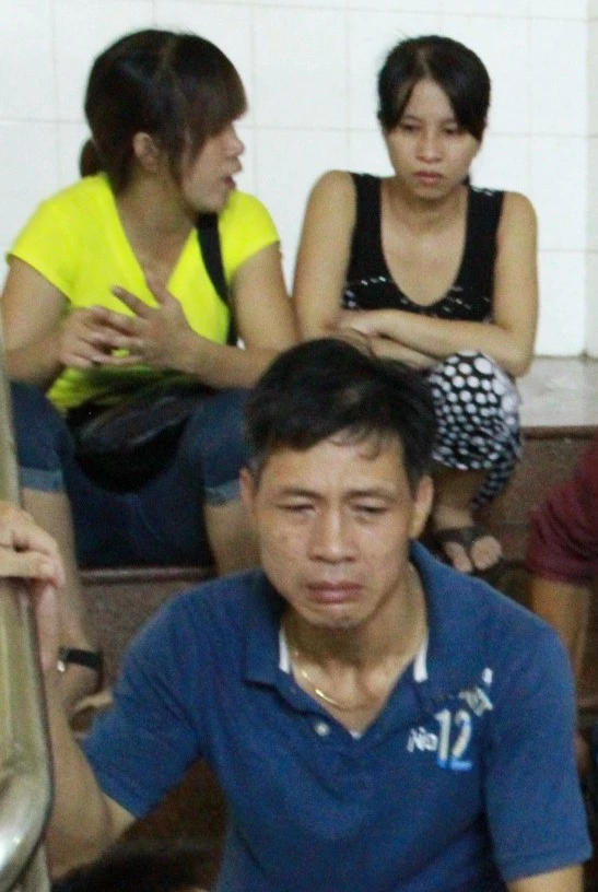 Cháu bé tử vong, người nhà lại bao vây bệnh viện ảnh 2 Cháu bé tử vong, người nhà lại bao vây bệnh viện ảnh 2