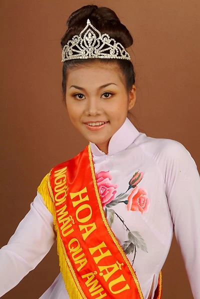 Thanh Hằng khi mới đăng quang Hoa hậu Phụ nữ Việt Nam qua ảnh. Thanh Hằng khi mới Hoa hậu Phụ Nữ Việt Nam qua ảnh.