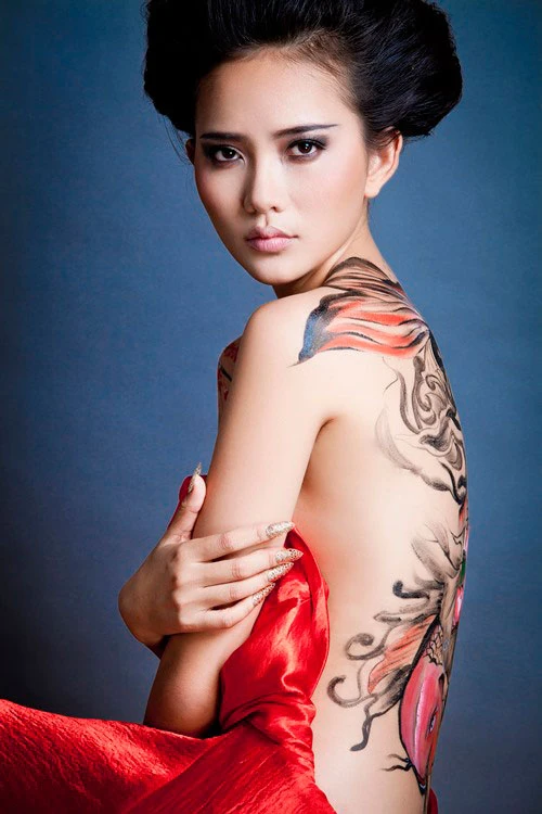 Sững sờ người đẹp Việt khoe thân với body painting ảnh 4 Sững sờ người đẹp Việt khoe thân với body painting ảnh 4