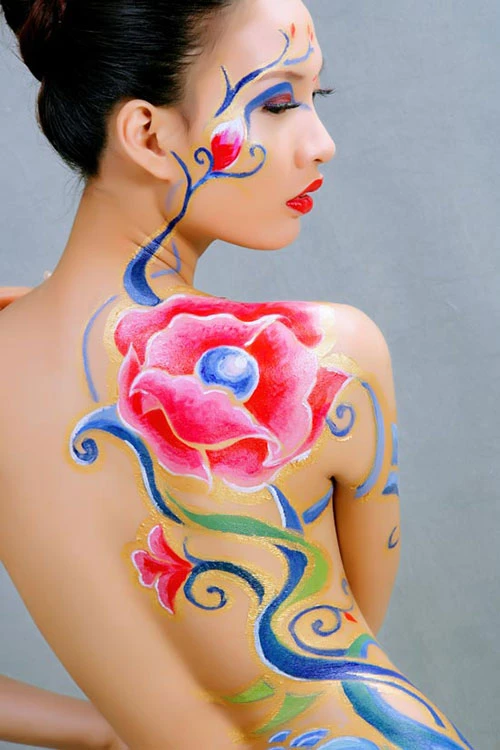 Sững sờ người đẹp Việt khoe thân với body painting ảnh 14 Sững sờ người đẹp Việt khoe thân với body painting ảnh 14