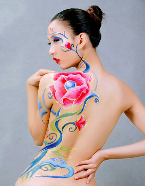 Sững sờ người đẹp Việt khoe thân với body painting ảnh 13 Sững sờ người đẹp Việt khoe thân với body painting ảnh 13