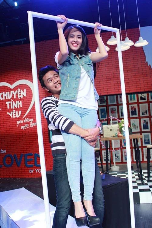 Cặp đôi “Nam – Bắc” cho thấy sự nghiêm túc khi tuyên bố yêu nhau. Những cặp đôi Việt 'phải lòng' nhau trên phim trường