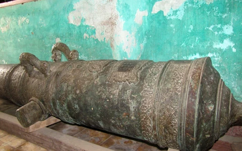 khẩu thần công, bảo tàng, lăn lóc, suýt bị bán, sang TQ, Hà Tĩnh khẩu thần công, bảo tàng, lăn lóc, suýt bị bán, sang TQ, Hà Tĩnh