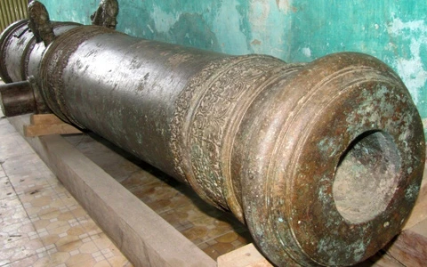 khẩu thần công, bảo tàng, lăn lóc, suýt bị bán, sang TQ, Hà Tĩnh khẩu thần công, bảo tàng, lăn lóc, suýt bị bán, sang TQ, Hà Tĩnh