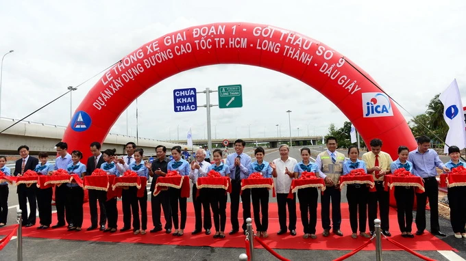 Thông xe 20km cao tốc TP HCM - Long Thành - Dầu Giây ảnh 2 Thông xe 20km cao tốc TP HCM - Long Thành - Dầu Giây ảnh 2
