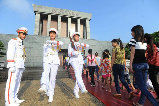 Ngày Độc lập, vào Lăng viếng Chủ tịch Hồ Chí Minh ảnh 3 Ngày Độc lập, vào Lăng viếng Chủ tịch Hồ Chí Minh ảnh 3